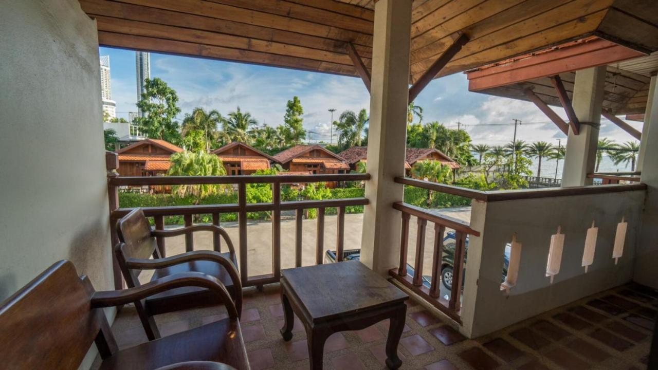 Anantaya Resort Praia de Jomtien Exterior foto